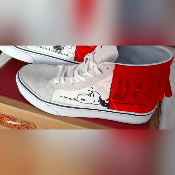 Vans X Peanuts Sk8-Hi Moc Dog House - Picture 10 of 16